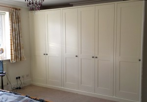 Bespoke fully fitted wardrobe by Mark Williamson Furniture